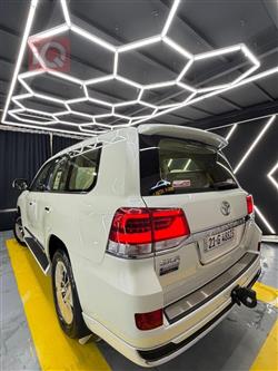 تۆیۆتا لاند کروزەر